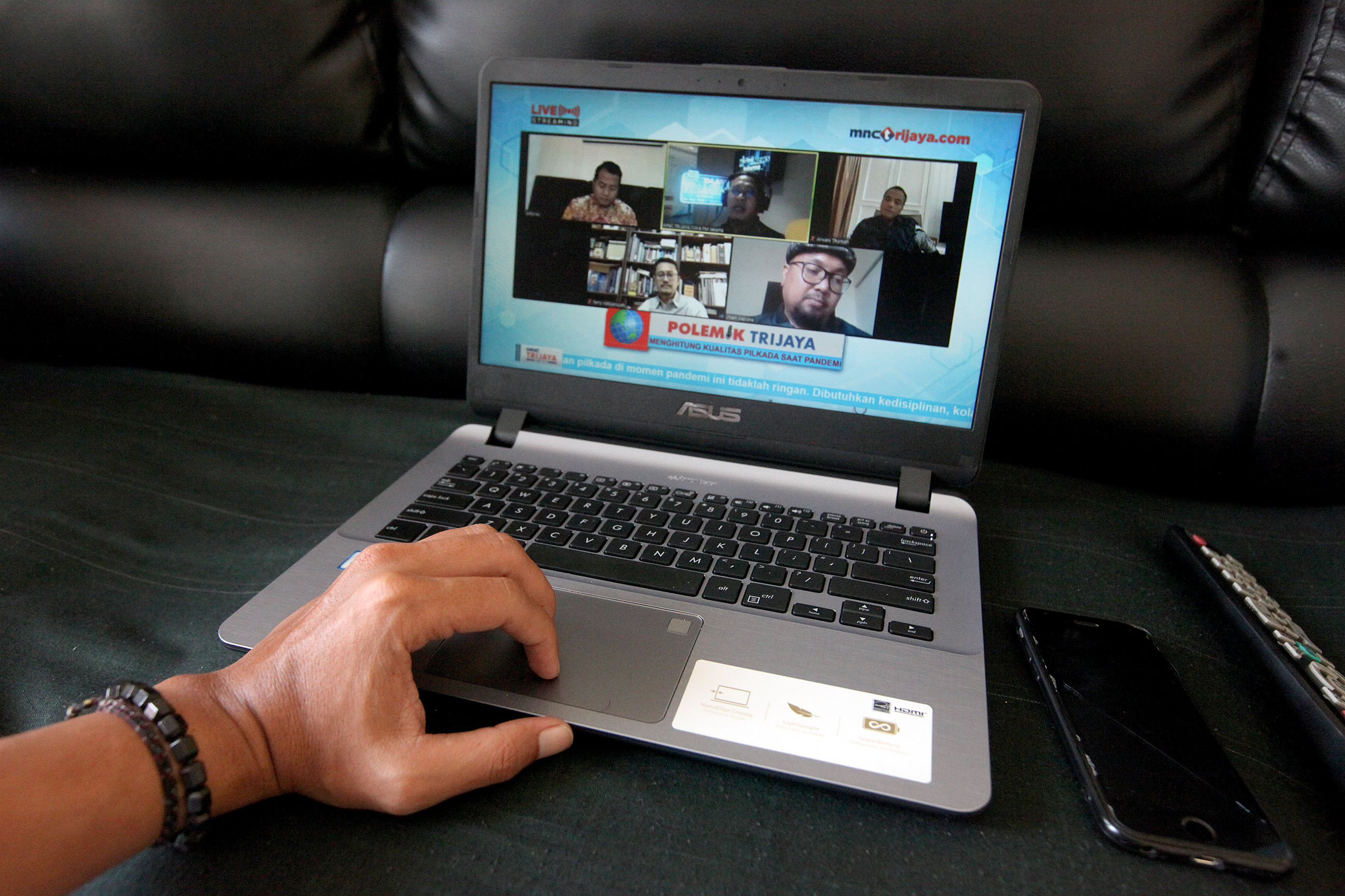 Diskusi virtual polemik terkait persiapan penyelenggaran pemungutan suara dalam Pilkada Serentak dengan menerapkan protokol Covid-19