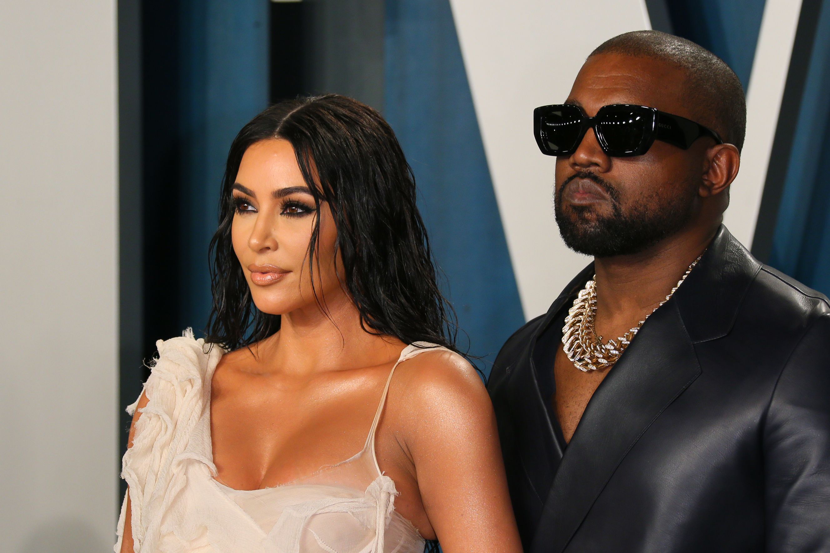 Kanye West (kanan) dan istrinya Kim Kardashian