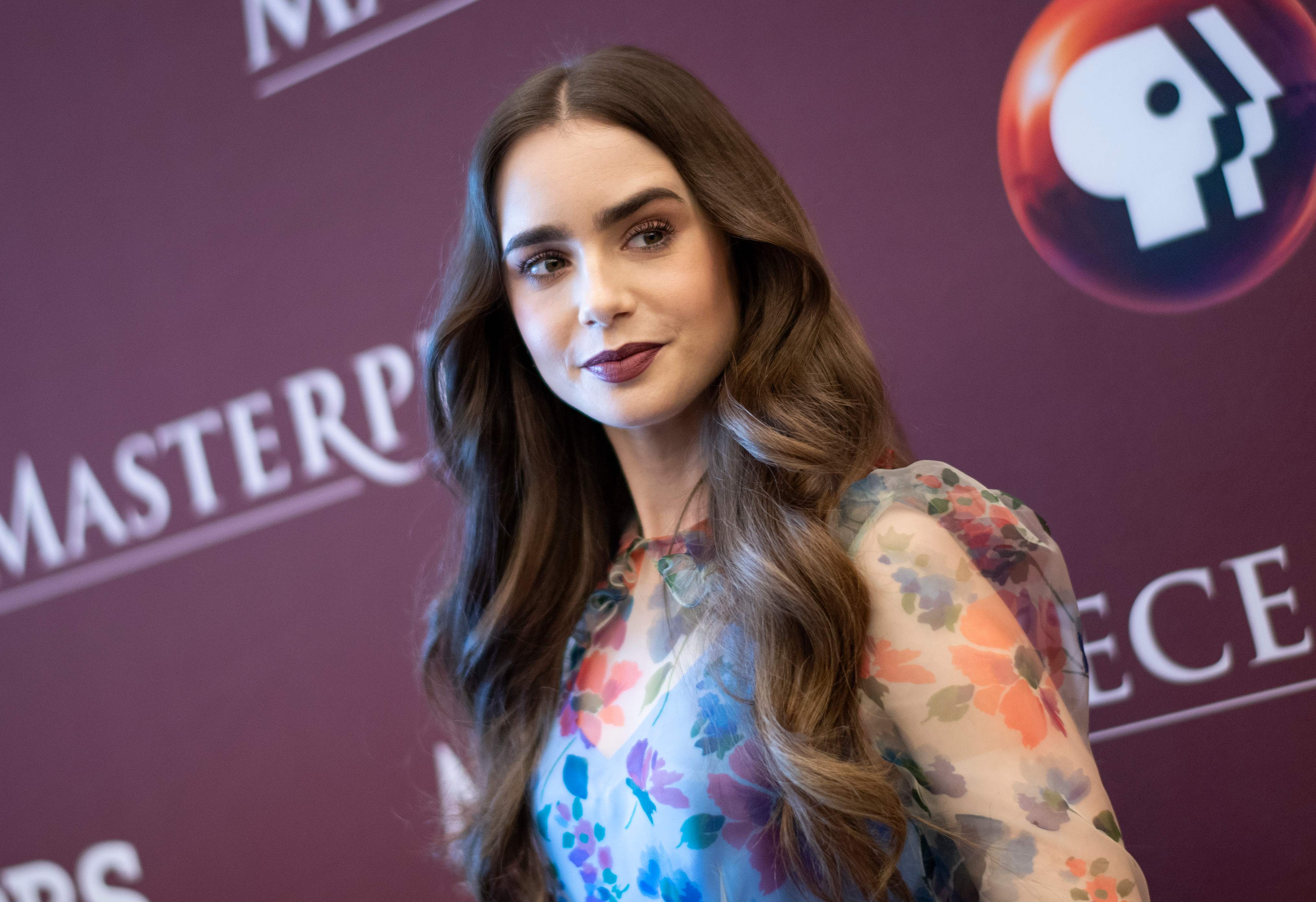 Lily Collins menghadiri peluncuran miniseri 