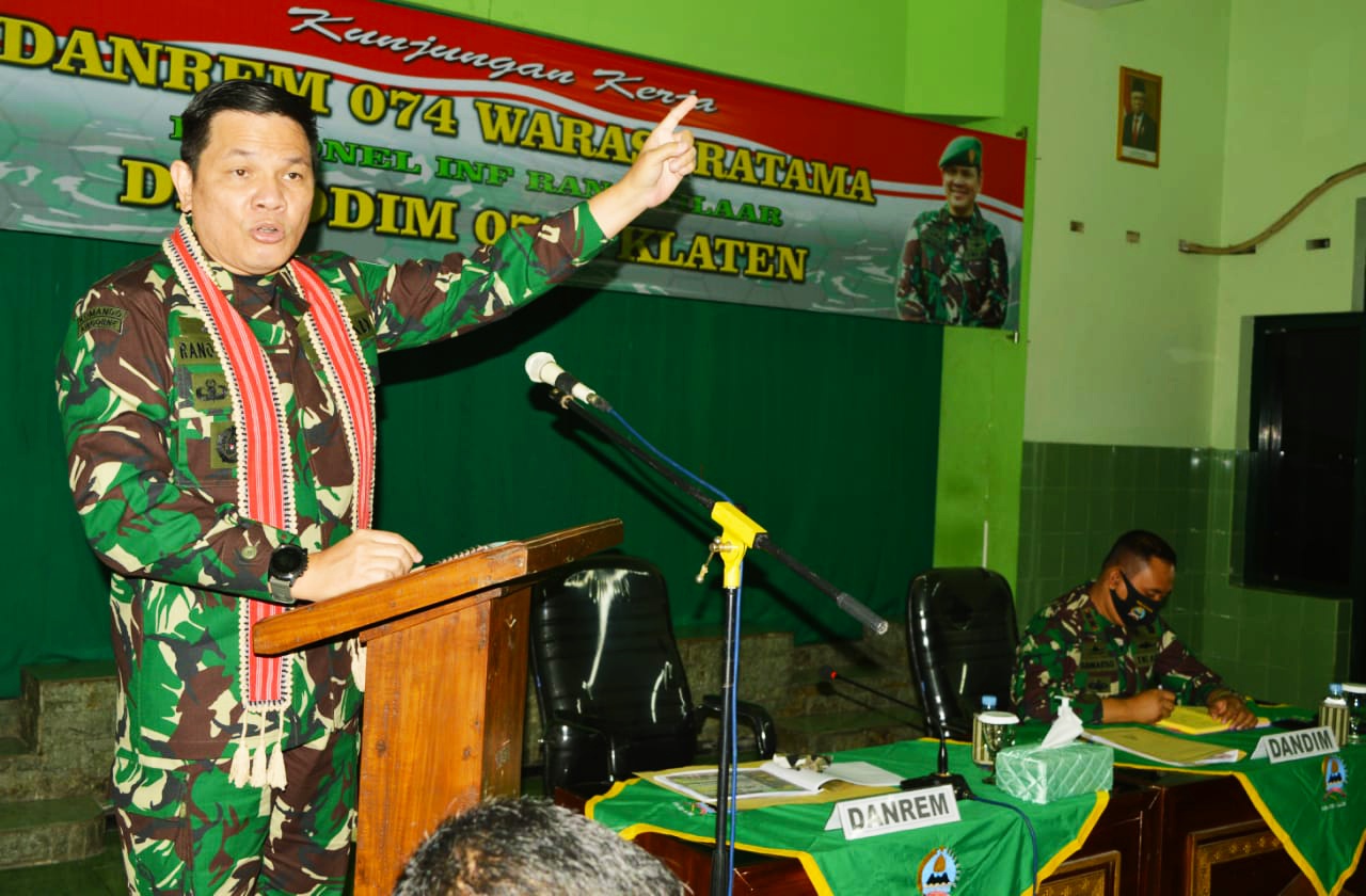 Komandan Korem 074 Warastratama Surakarta, Kolonel (Inf) Rano Tilaar 