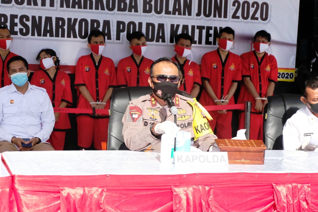 Pemusnahan narkoba dipimpin oleh Kapolda Kalteng Irjen Pol Dedi Prasetyo.