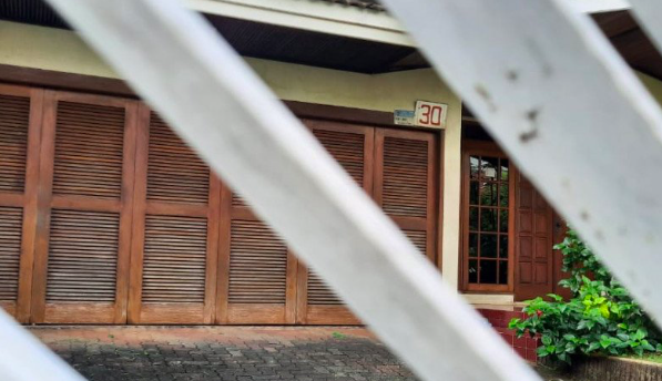 Penampakan rumah wanita yang terjatuh dari lantai 13 Hotel All Seasons Thamrin, Kebon Melati, Jakarta Pusat.