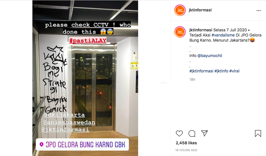 Gambar aksi vandalisme di Jembatan Penyeberangan Orang (JPO) Gelora Bung Karno (GBK), Jakarta Pusat 