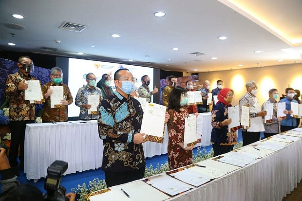 PT Bank Pembangunan Daerah Jawa Barat dan Banten Tbk (bank bjb) menandatangani perjanjian kerja sama penjaminan modal kerja  