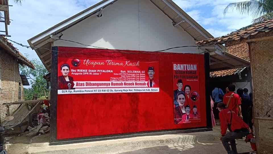 Peresmian renivasi rumah bantuan DPC PDIP Kabupaten Bekasi