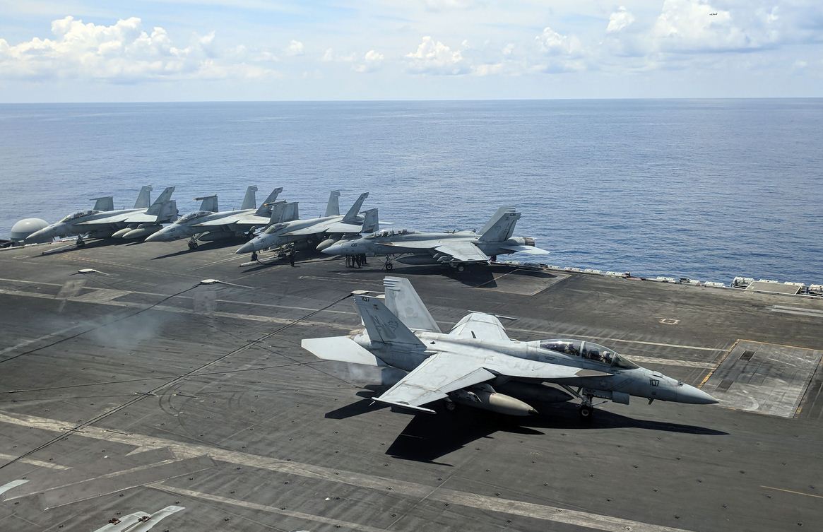 Kapal induk USS Ronald Reagan. Foto diambil pada 16 Oktober 2019.