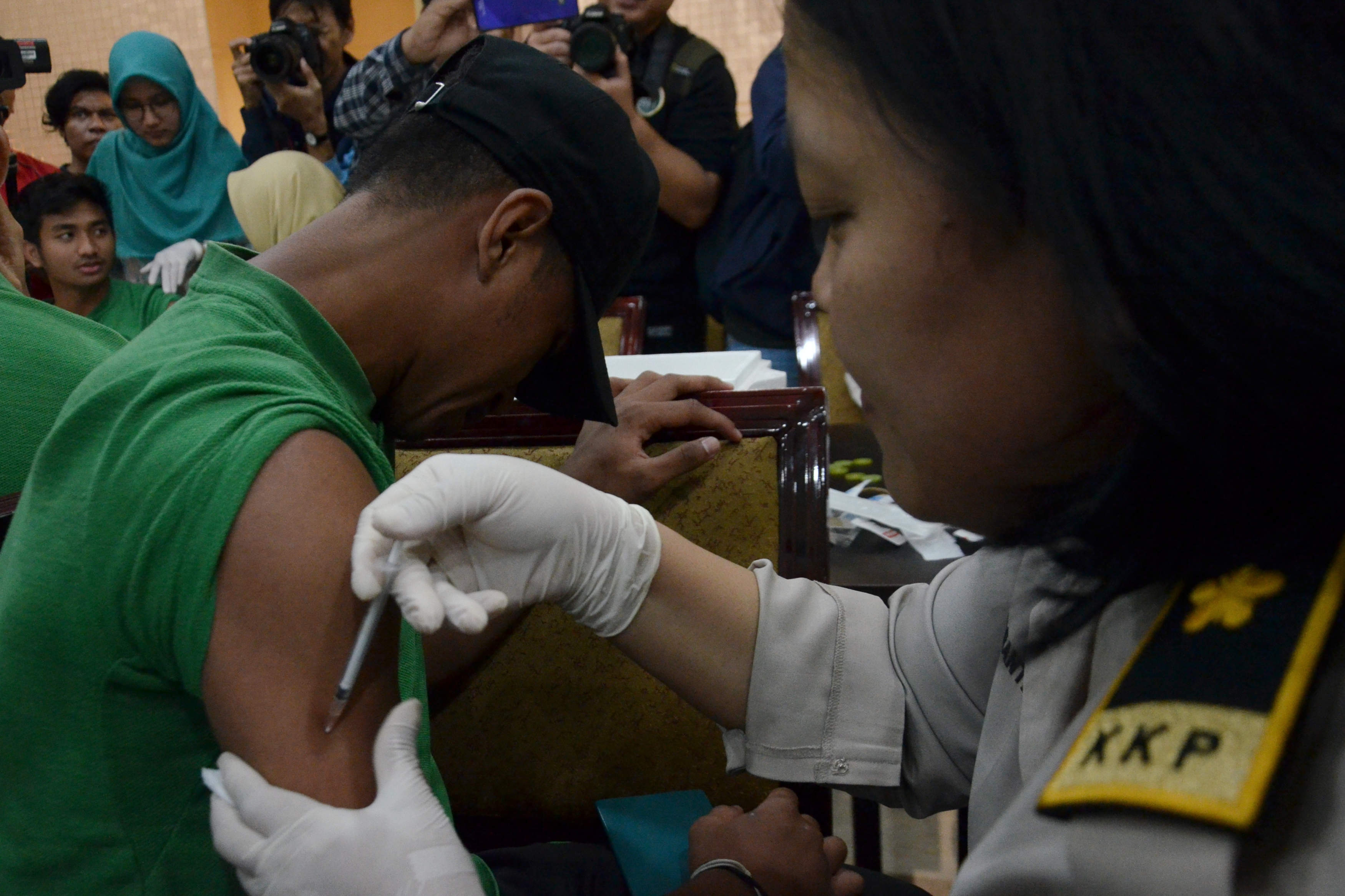 Ilustrasi pemberian vaksin