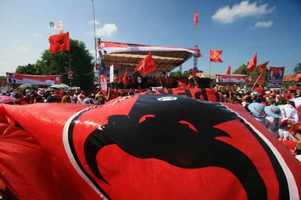 Bendera PDI Perjuangan dalam sebuah kampanye  