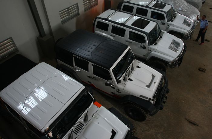 Ilustrasi mobil mewah 