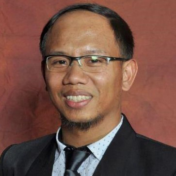  Eko Listiyanto , Pengamat ekonomi dari Indef