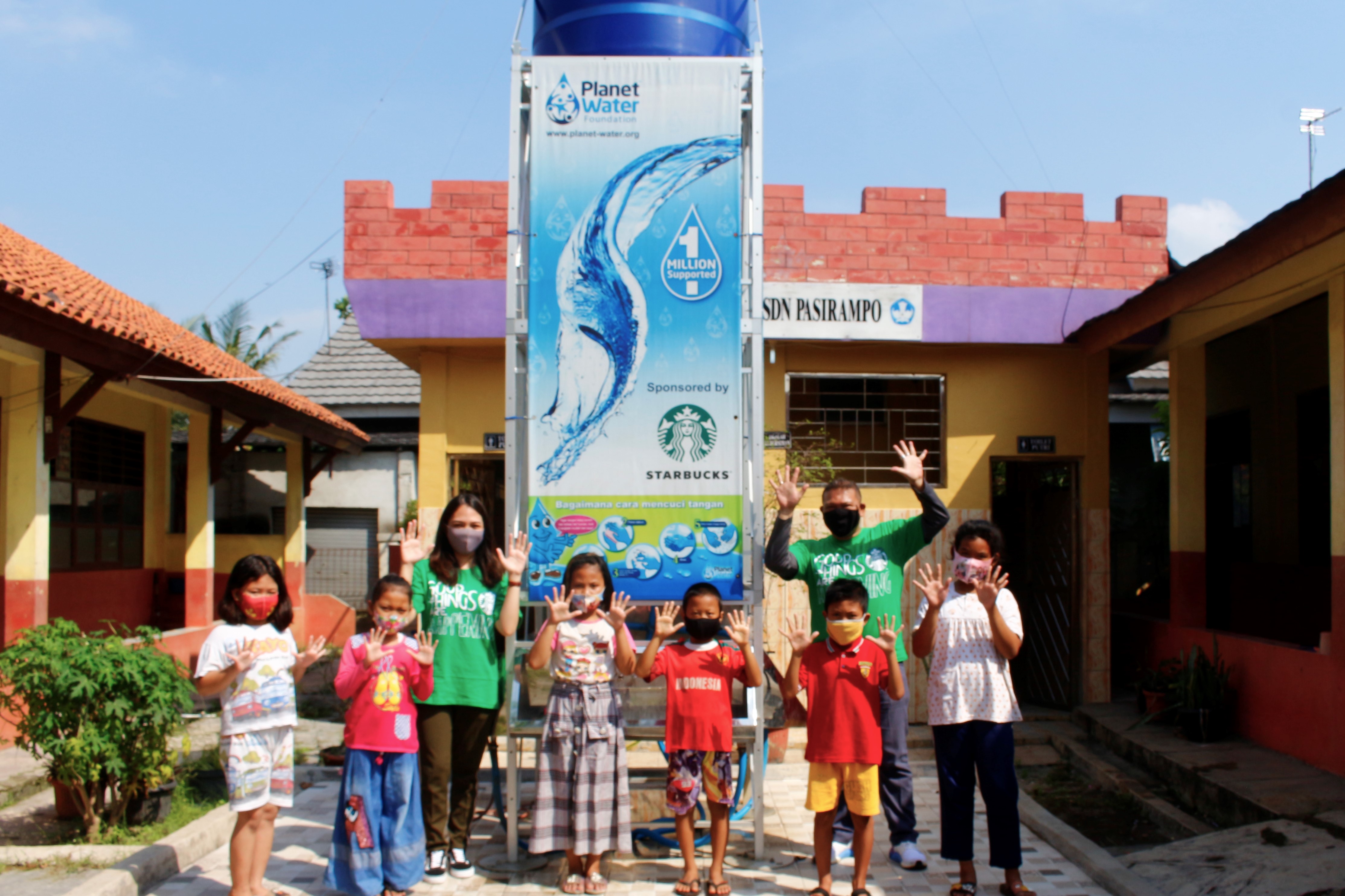 Donasi sabun di Desa Pasir Ampo.