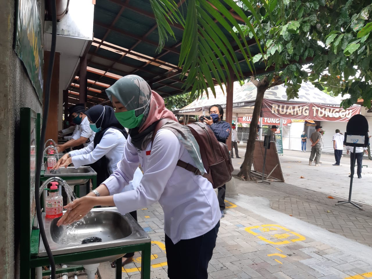 Kebun Binatang Gembira Loka Yogyakarta akan dibuka untuk umum pada Minggu (2/8), dan telah disiapkan protokol kesehatan. 