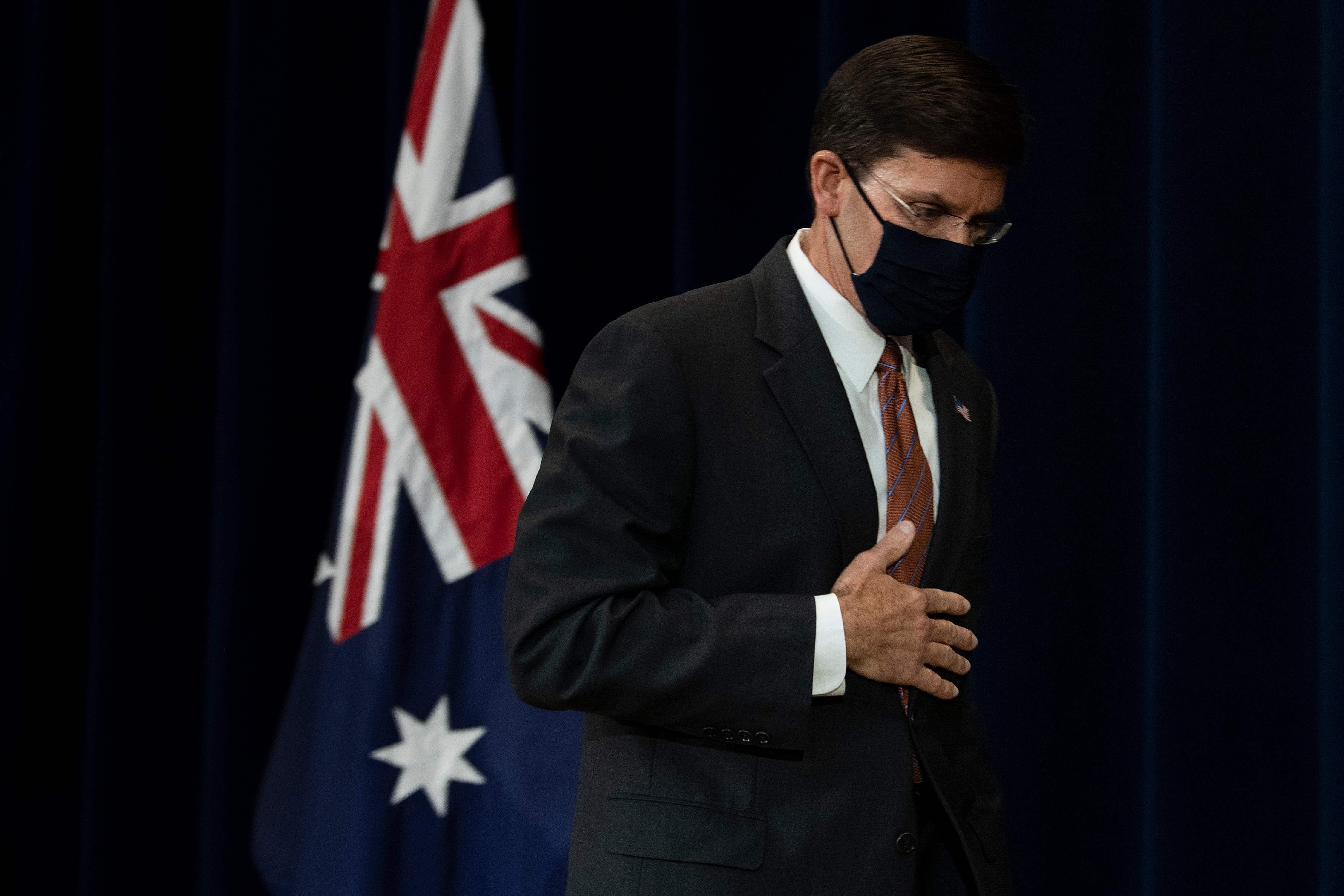 Menteri Pertahanan AS Mark Esper pergi setelah konferensi pers di Departemen Luar Negeri AS setelah AUSMIN ke-30 pada 28 Juli 2020