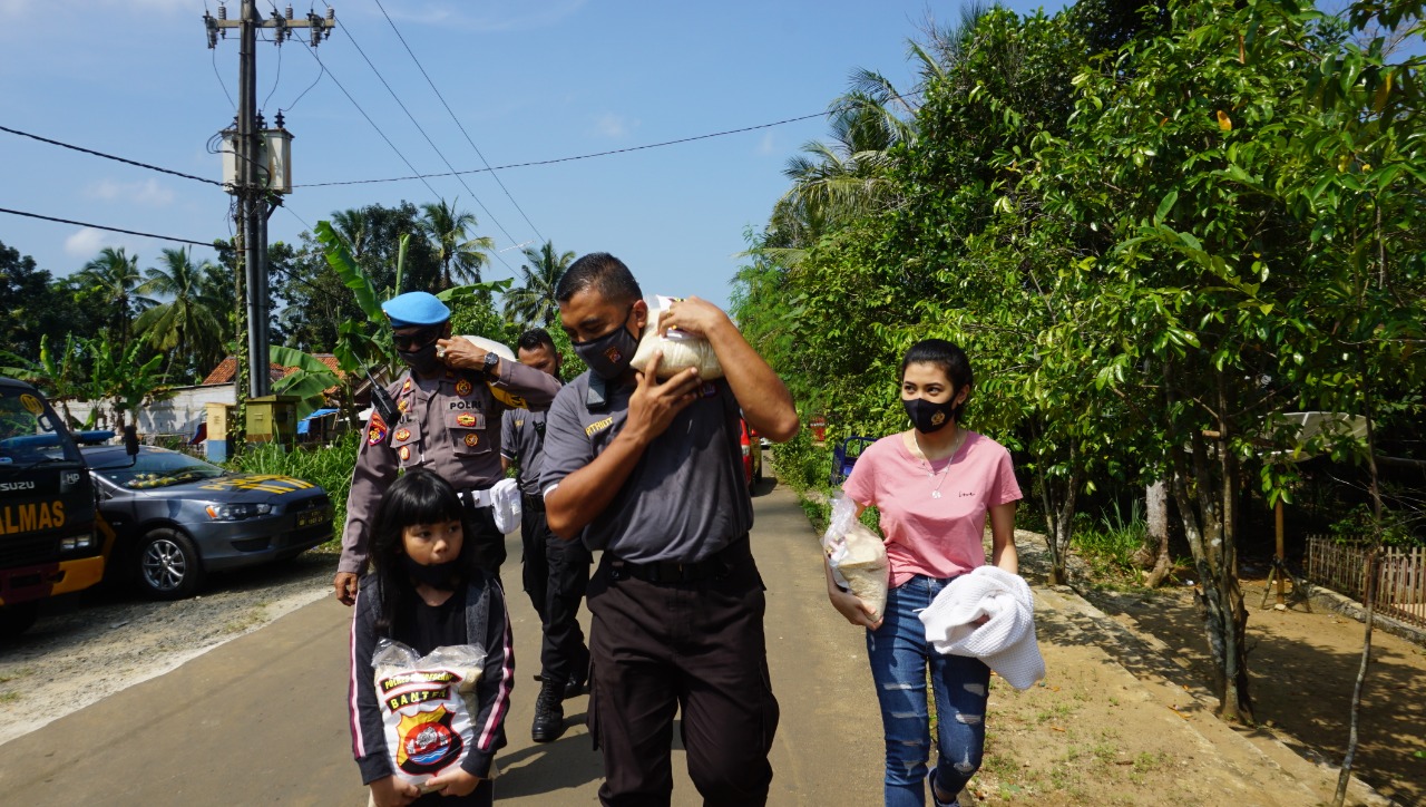 Menyadari pentingnya peran teknologi digital di era sekarang, Sofwan memanfaatkannya untuk mendisplinkan seluruh personel Polres Pandeglang.