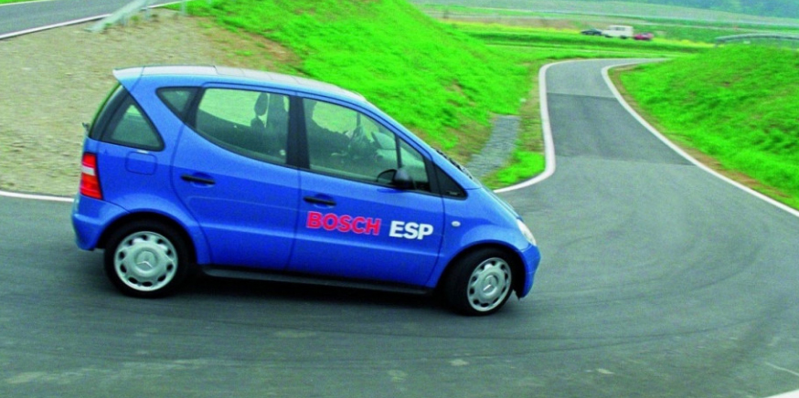  Prinsip kerja ESP memanipulasi torsi mesin dan rem 