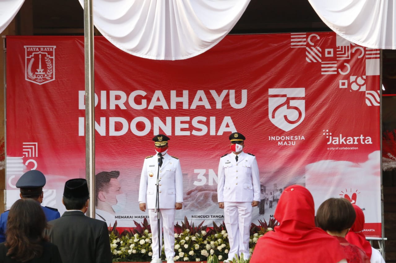 Gubernur DKI Jakarta Anies Baswedan memimpin upacara peringatan kemerdekaan Indonesia 