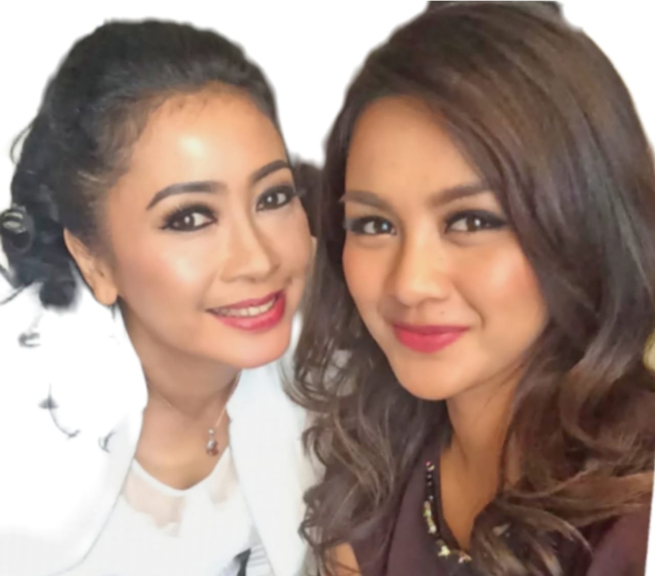  Lilies Handayani  dan sang putri, Dellie Threesyadinda.