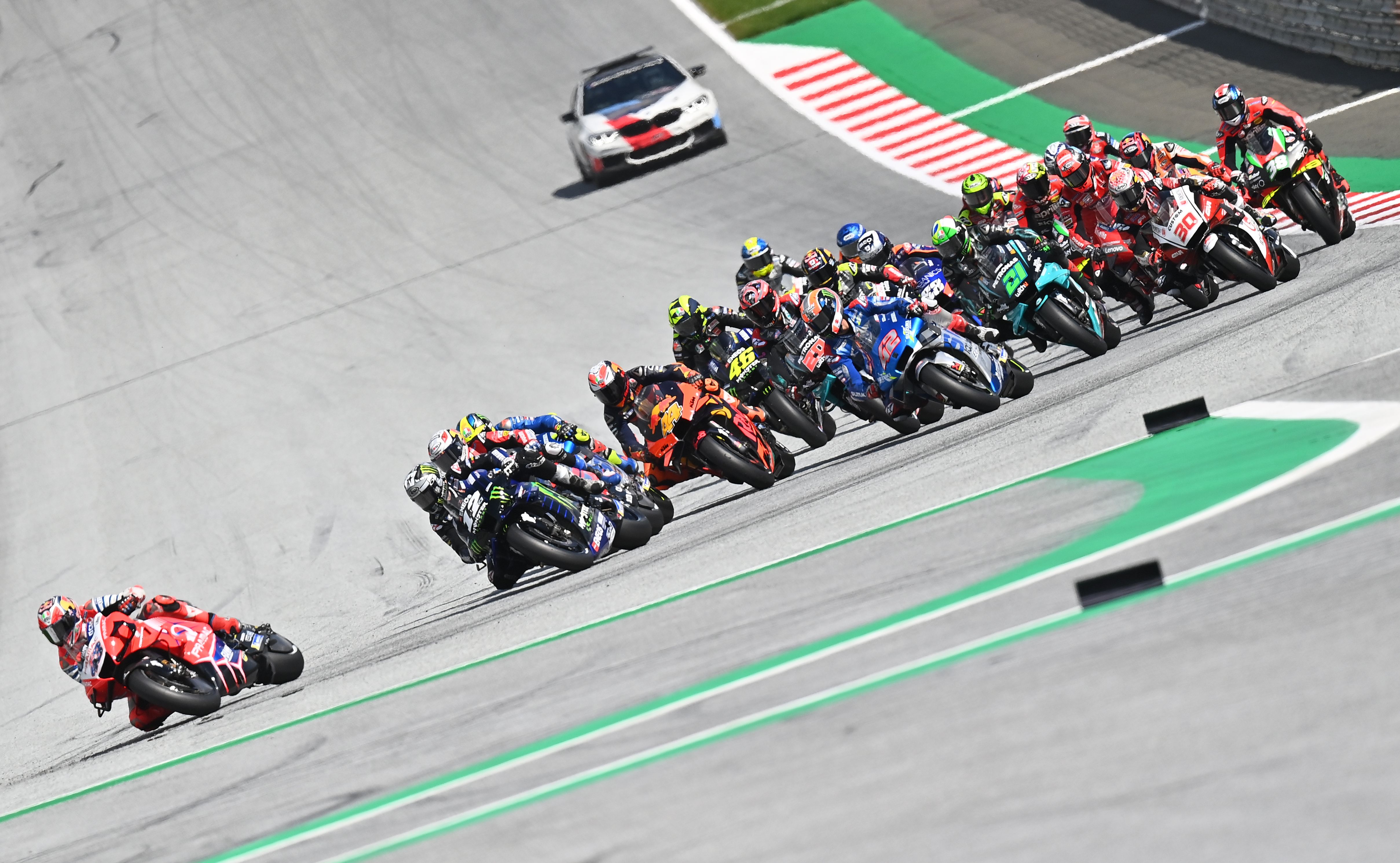 Para peserta Grand Prix Austria berlaga di sirkuit Red Bull Ring,  Spielberg, Austria, Minggu (16/8/2020)