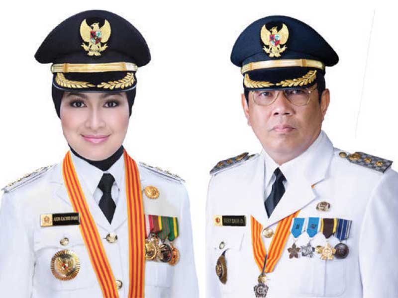 Walikota Tangerang Selatan 