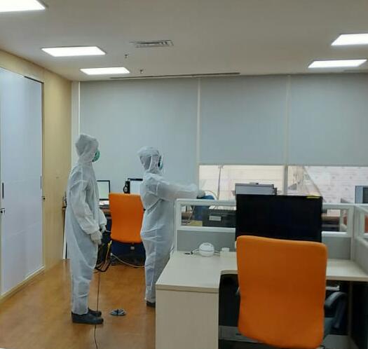 Penyemprotan disinfektan di kantor pusat Ditjen Imigrasi
