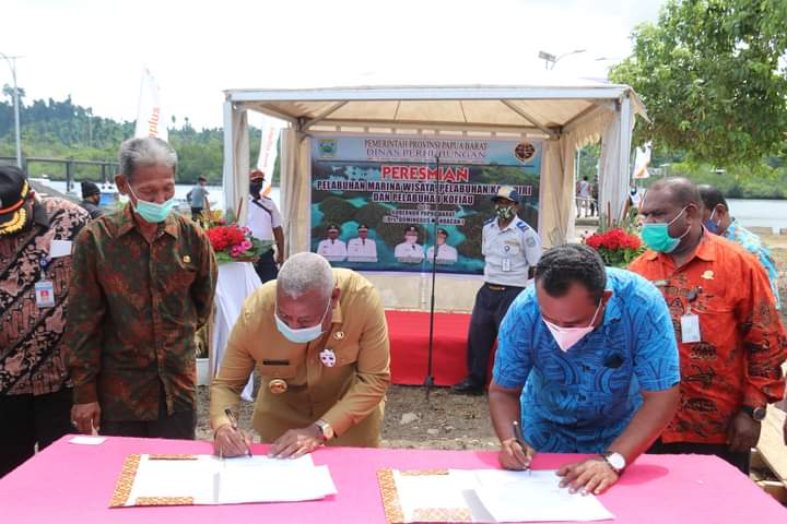 Gubernur Papua Barat Resmikan 3 Pelabuhan di Kabupaten Raja Ampat