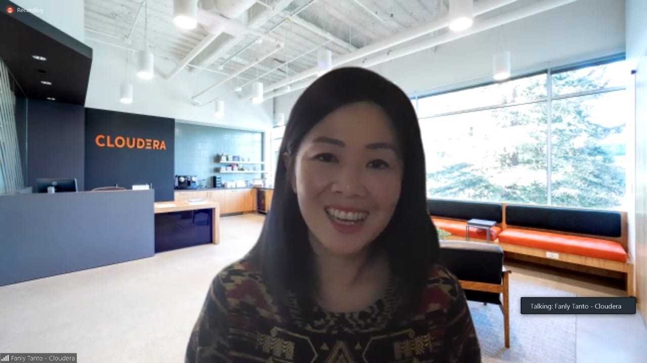 Country Manager Cloudera Indonesia Fanly Tanto menjelaskan bahwa insight merupakan salah satu komponen  perusahaan.