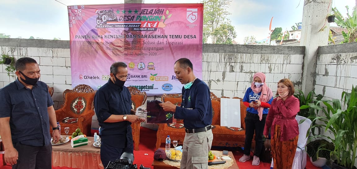 Kepala Badan Ketahanan Pangan (BKP), Kementan,  Agung Hendriadi dalam Jelajah Desa Pangan di Desa Ngantru, Ngantang, Malang, Jatim. 