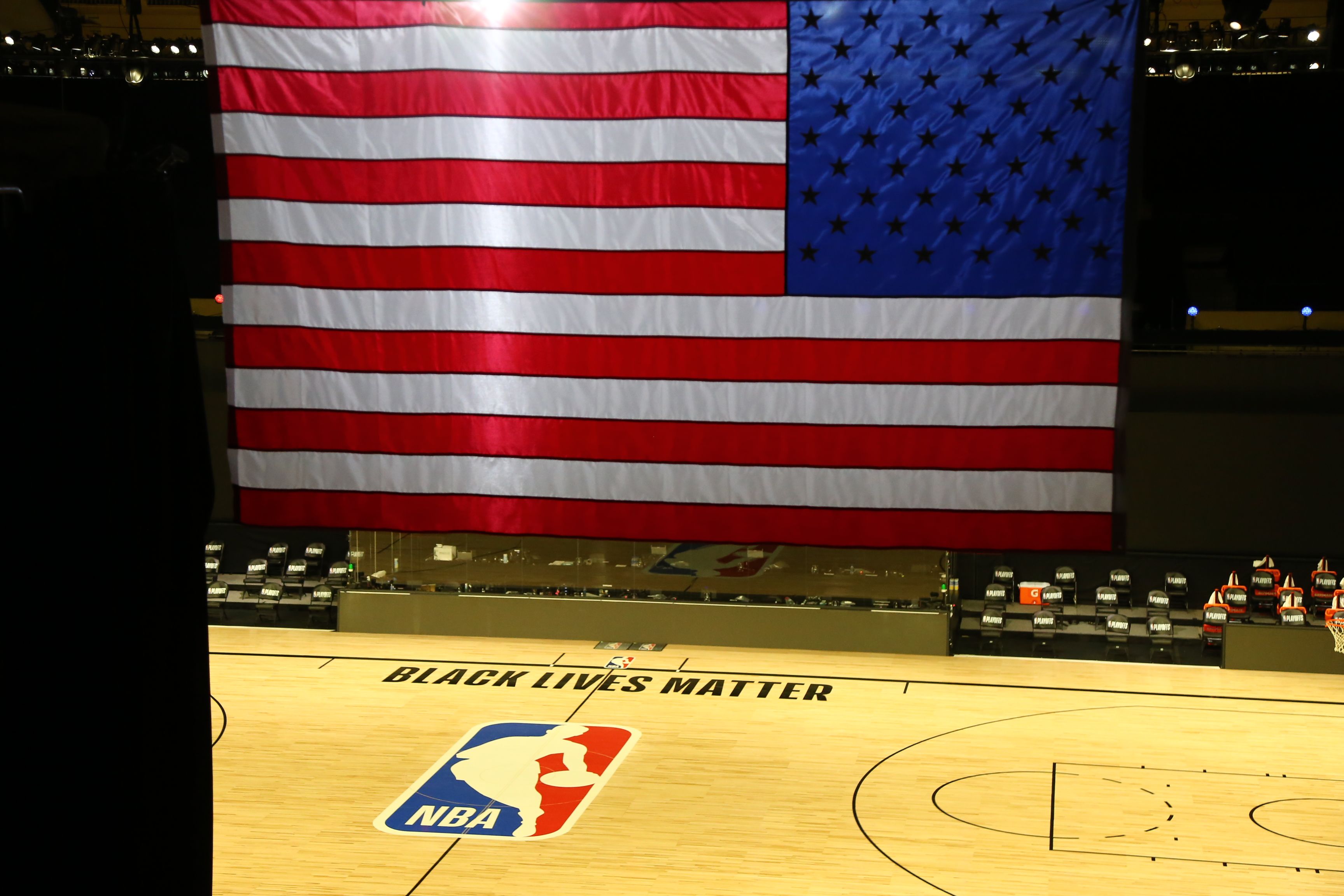 Kondisi lapangan pascapenundaan pertandingan playoff NBA.