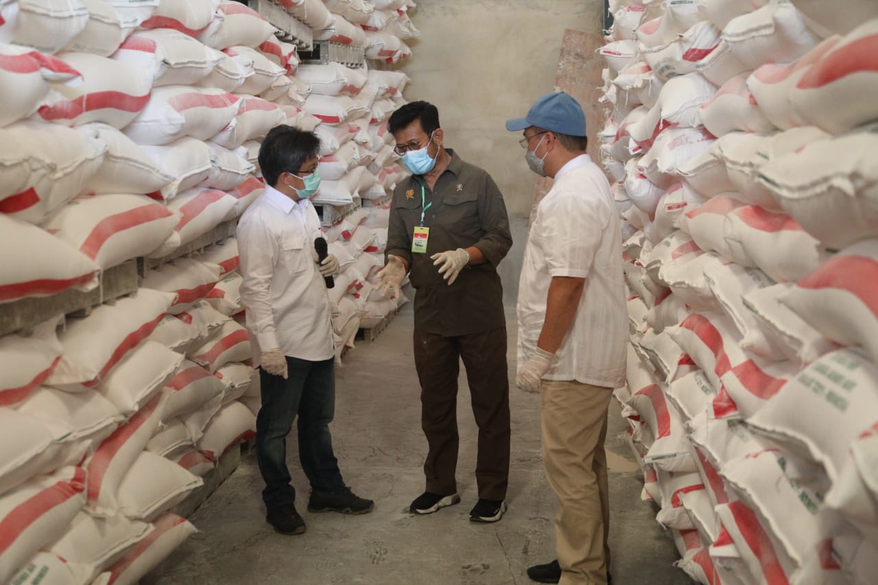  Mentan SYL melakukan kunjungan ke pabrik tepung tapioka dan sagu di Bangka Induk, Provinsi Kepulauan Bangka Belitung (Babel).