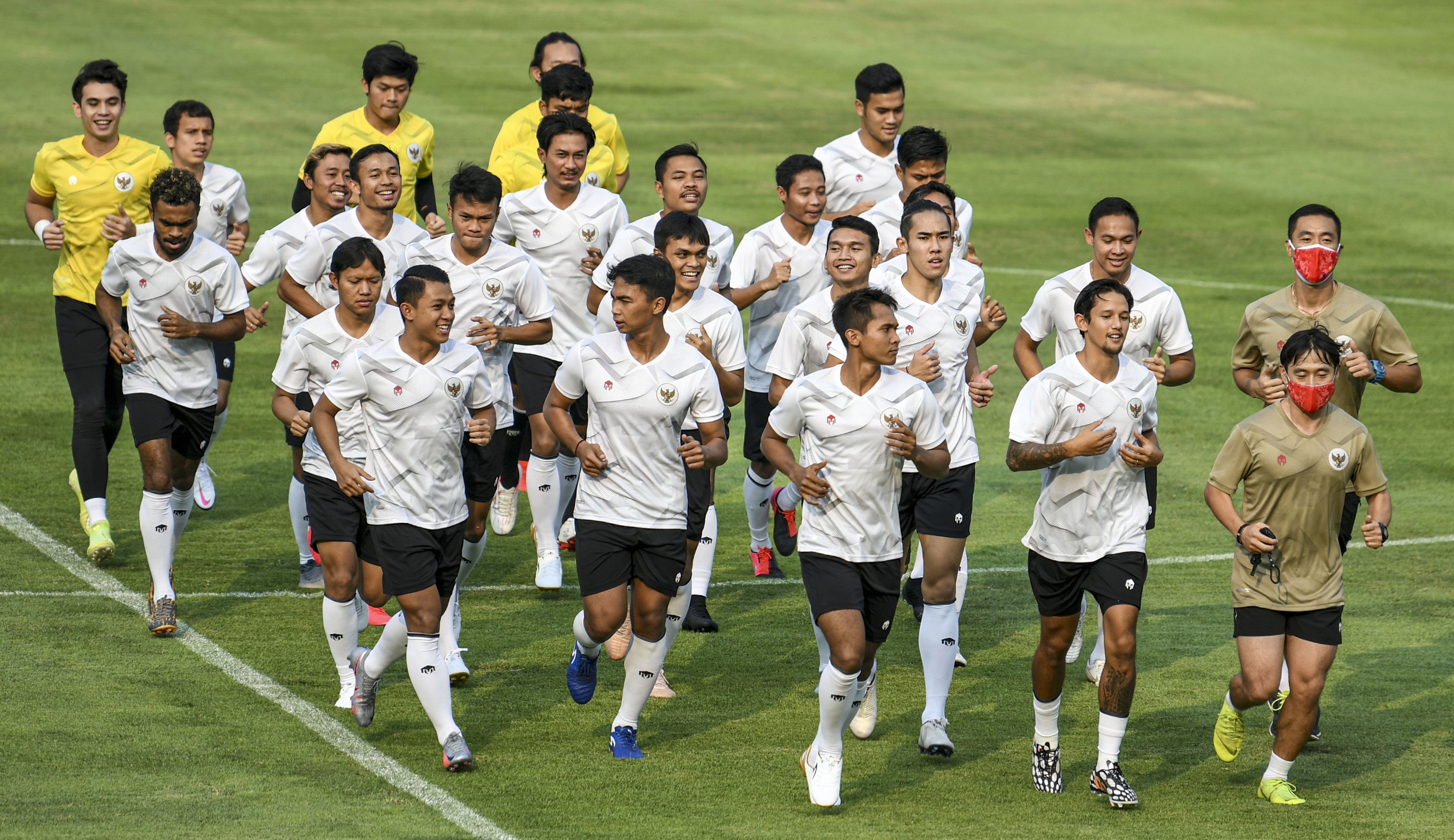 Sejumlah pesepak bola tim nasional Indonesia senior