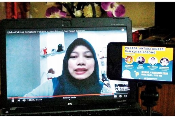 Direktur Eksekutif Perludem Titi Anggraini memberikan paparan dalam diskusi virtual bertajuk Pilkada, Antara Dinasti dan Kotak Kosong 