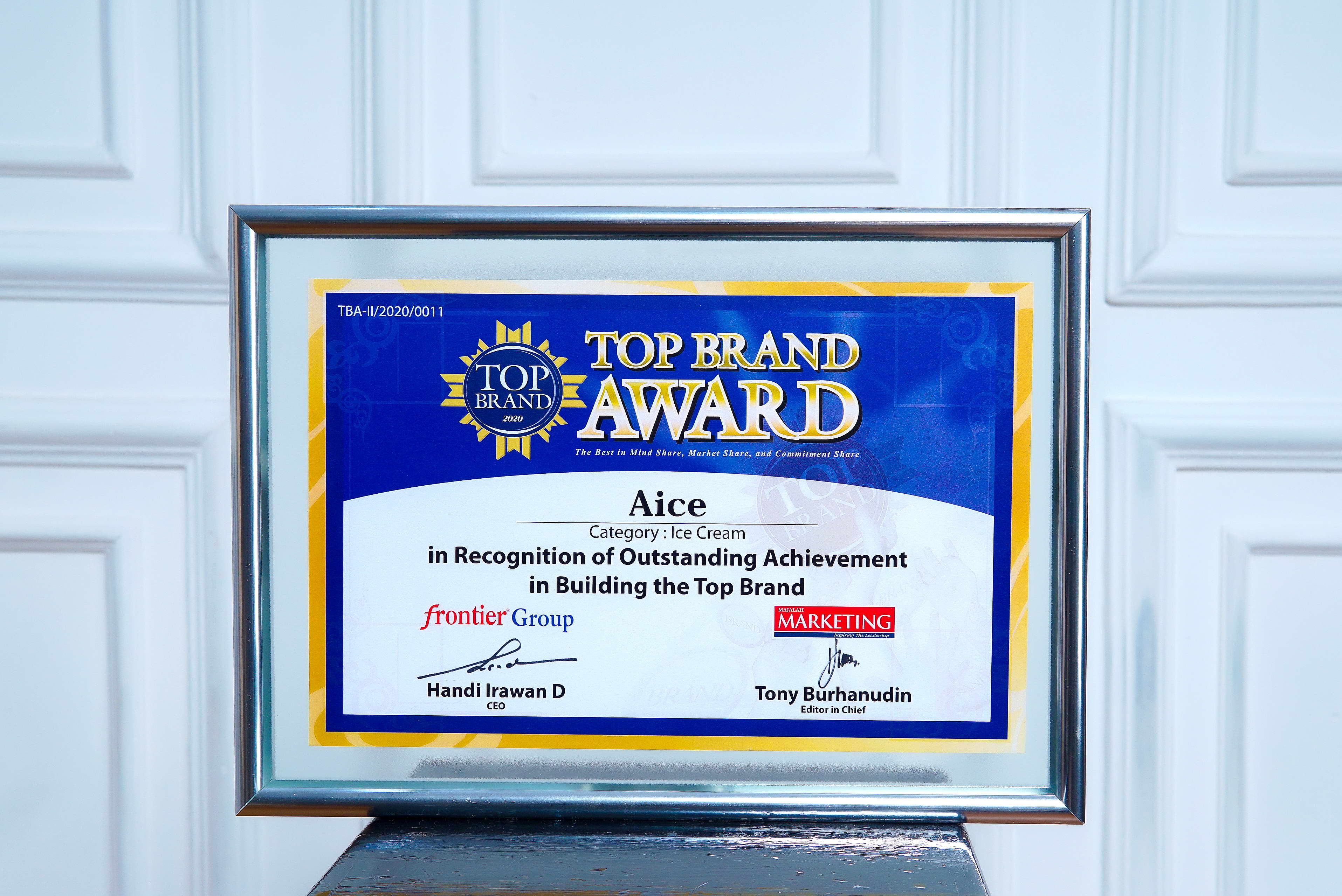 Penghargaan Top Brand Award untuk Aice Group