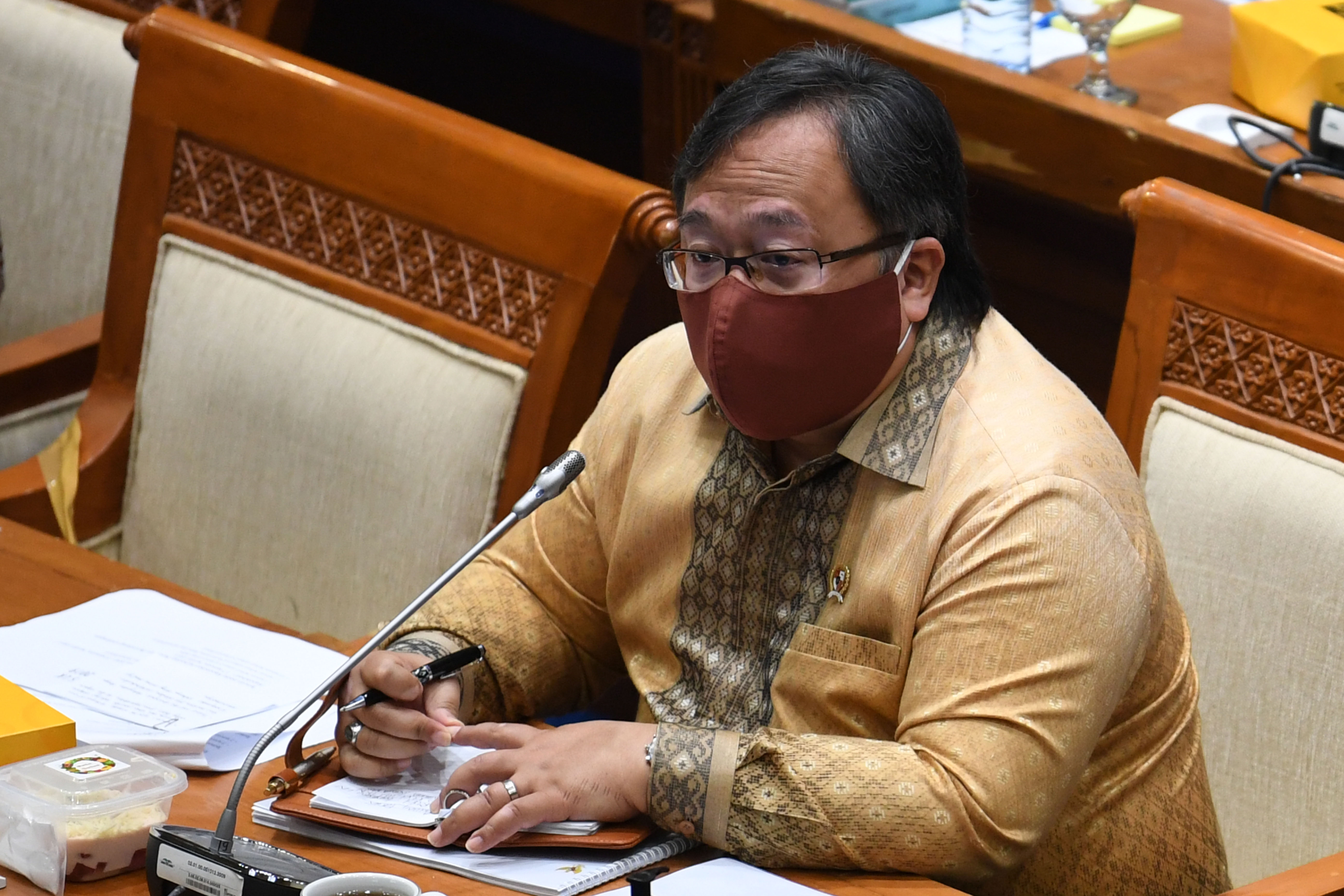 Menristek/Kepala BRIN Bambang Brodjonegoro mengikuti rapat kerja dengan Komisi VII DPR di Kompleks Parlemen Senayan, Jakarta, Rabu (26/8).