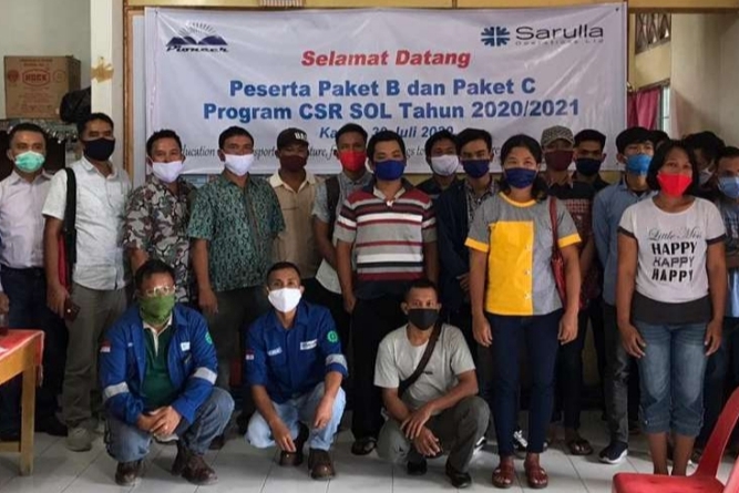 Peserta ujian Kejar Paket B dan C yang digelar PT SOL dan penyelenggaran ujian. 