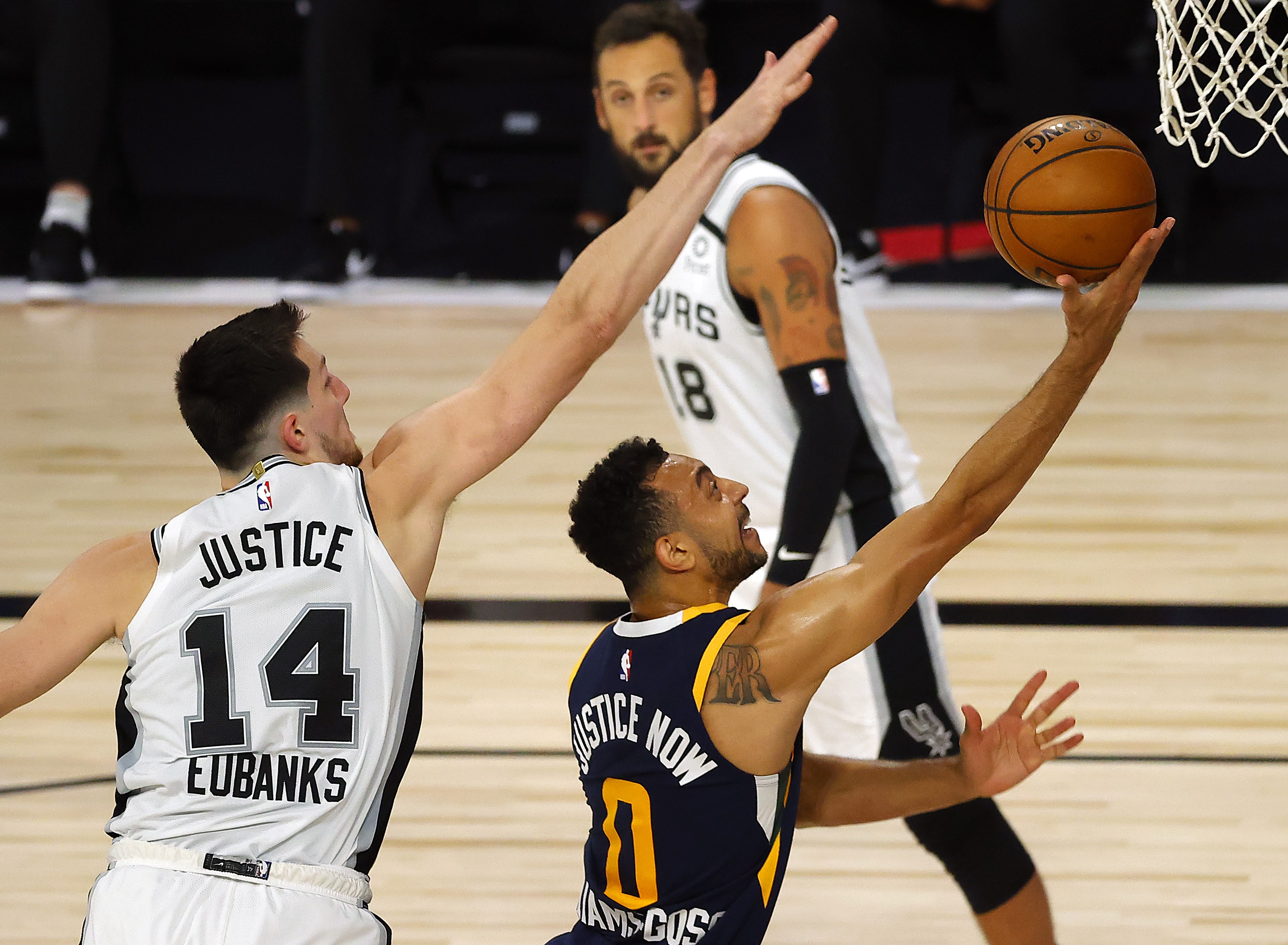 Laga NBA antara Utah Jazz dan San Antonio Spurs