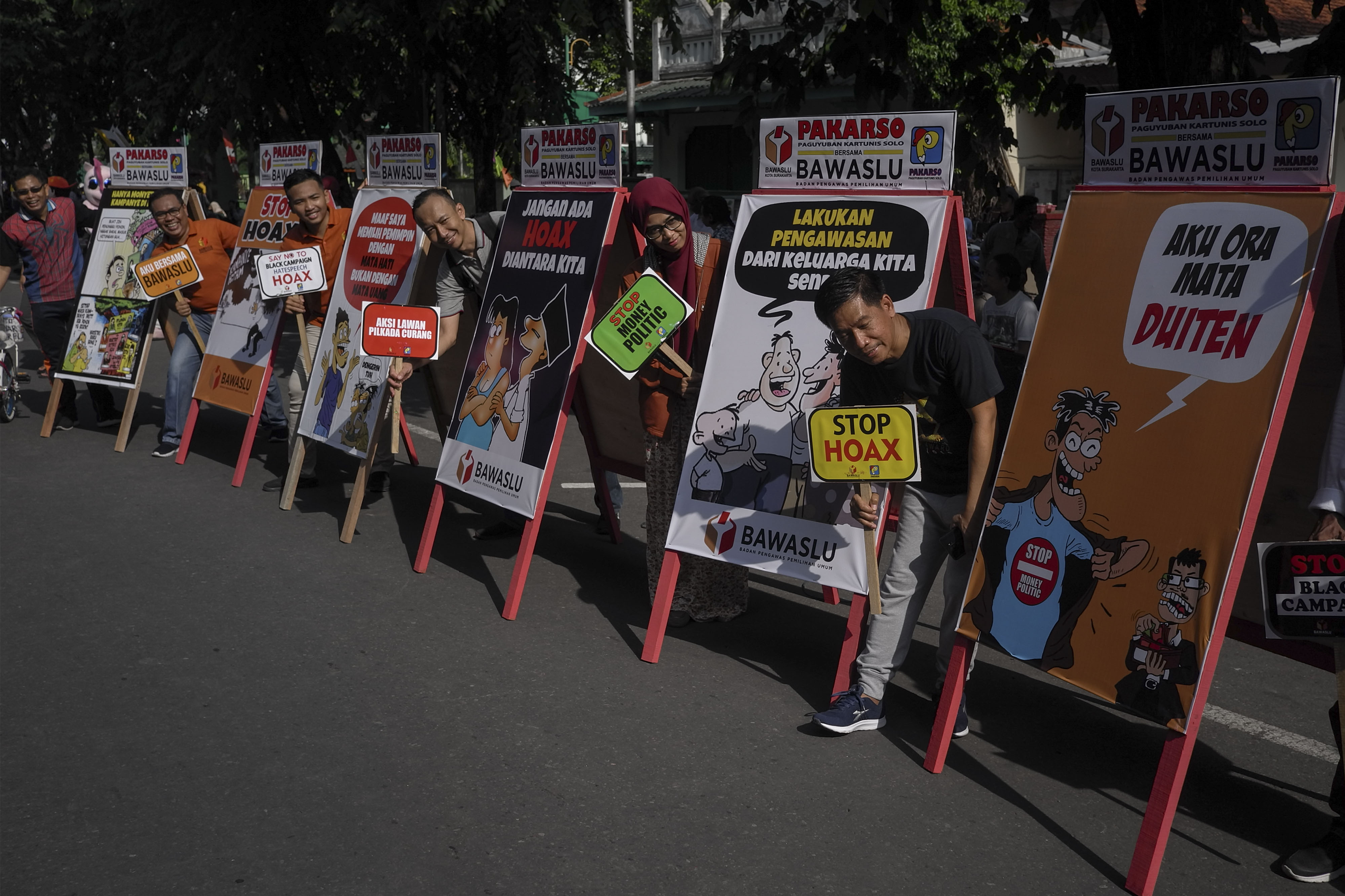 Kampanye tolak politik uang