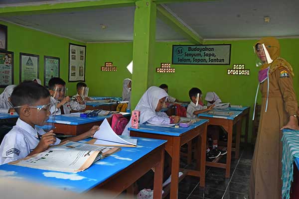 Pengajaran tatap muka di sekolah