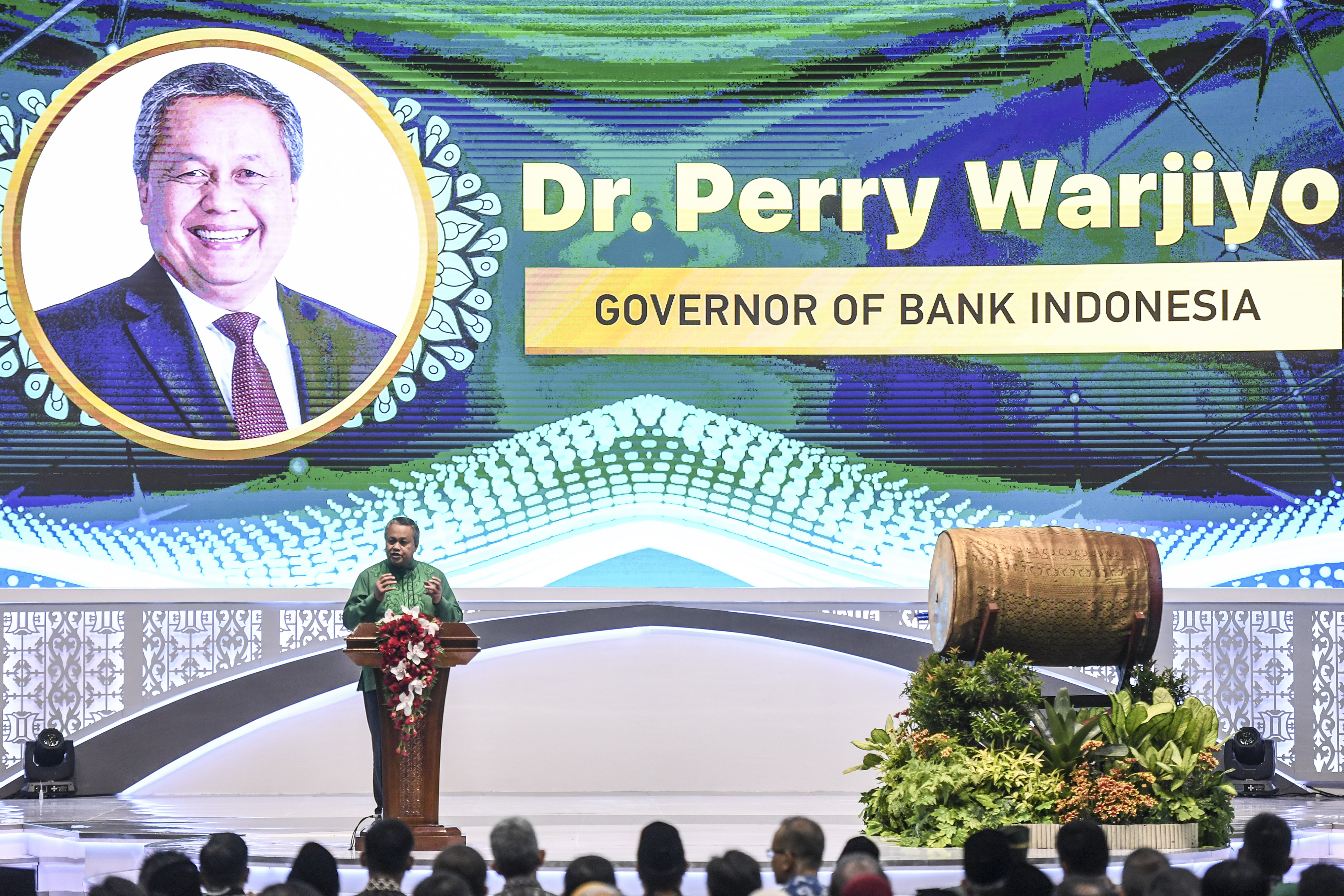 Gubernur BI Perry Warjiyo memberikan sambutan saat pembukaan Indonesia Sharia Economic Festival (ISEF) 2019 di JCC Senayan, Jakarta.