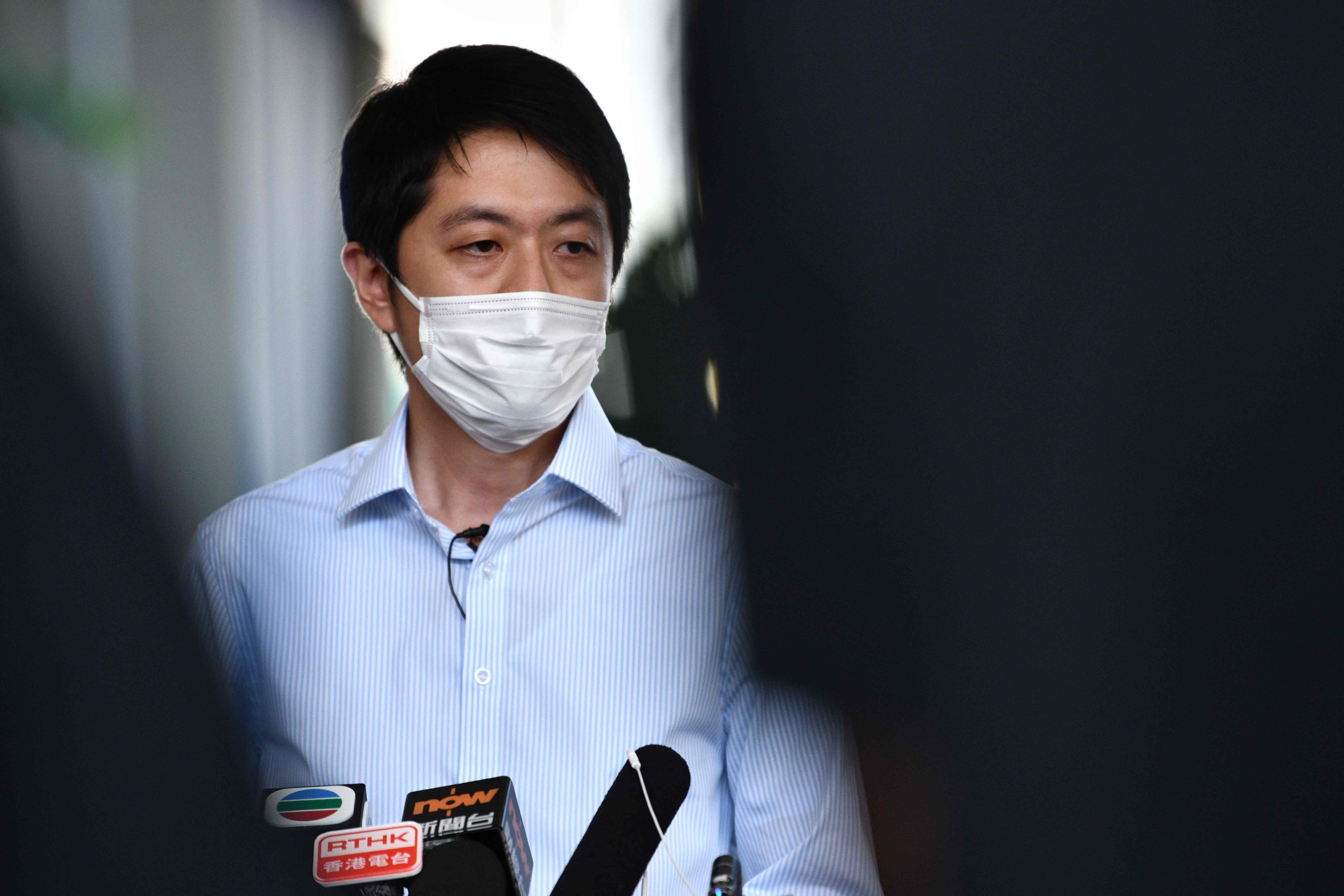 Ted Hui yang ditahan polisi Hong Kong pada Rabu pagi kemarin