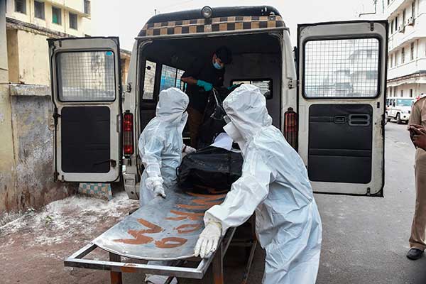 India laporkan 904 kasus kematian harian akibat Covid-19