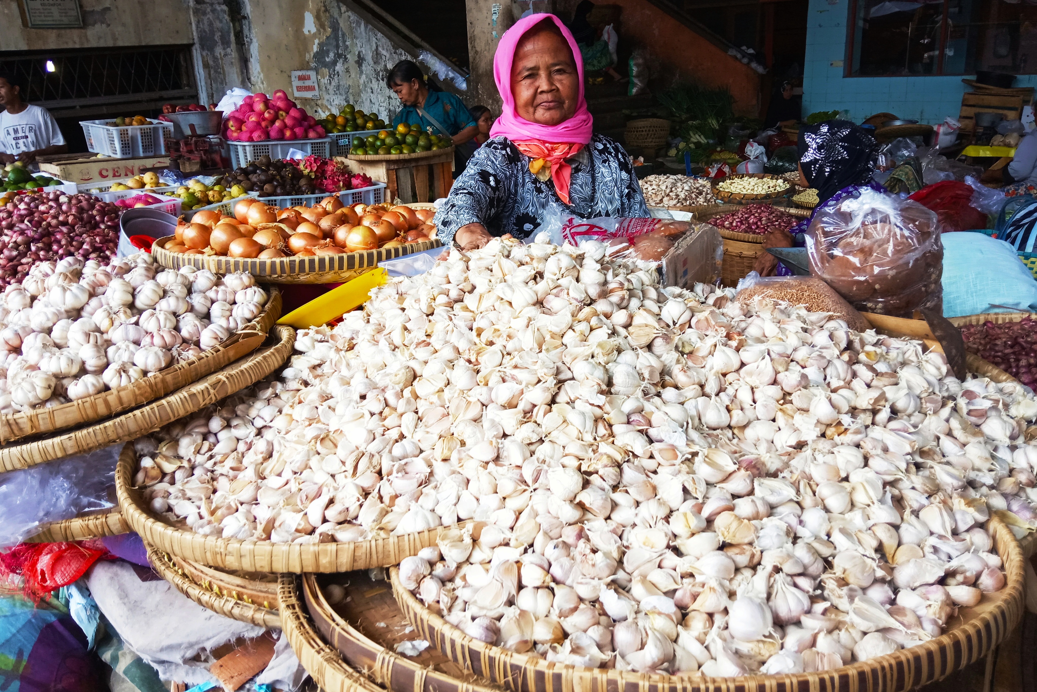 Bawang putih.