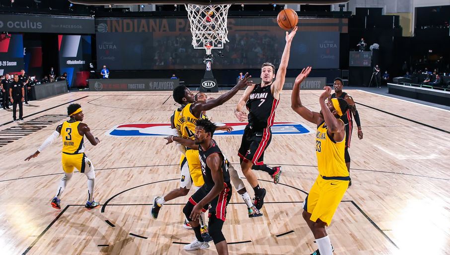 Laga Gim 2 putaran pembuka playoff NBA antara Miami Heat dan Indiana Pacers.