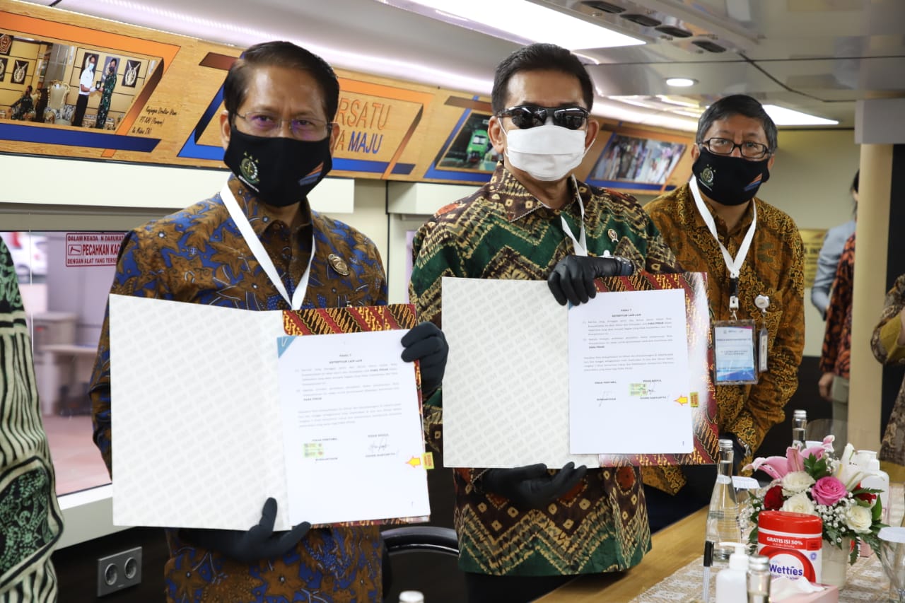 Penandatanganan Nota Kesepahaman antara PT KAI dan Kejaksaan. 
