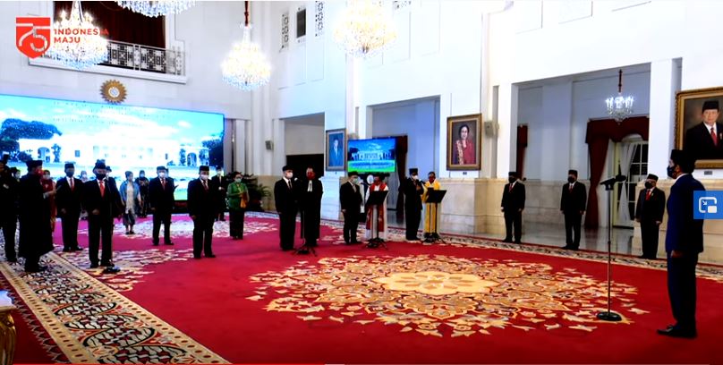 Presiden Joko Widodo melantik anggota Kompolnas
