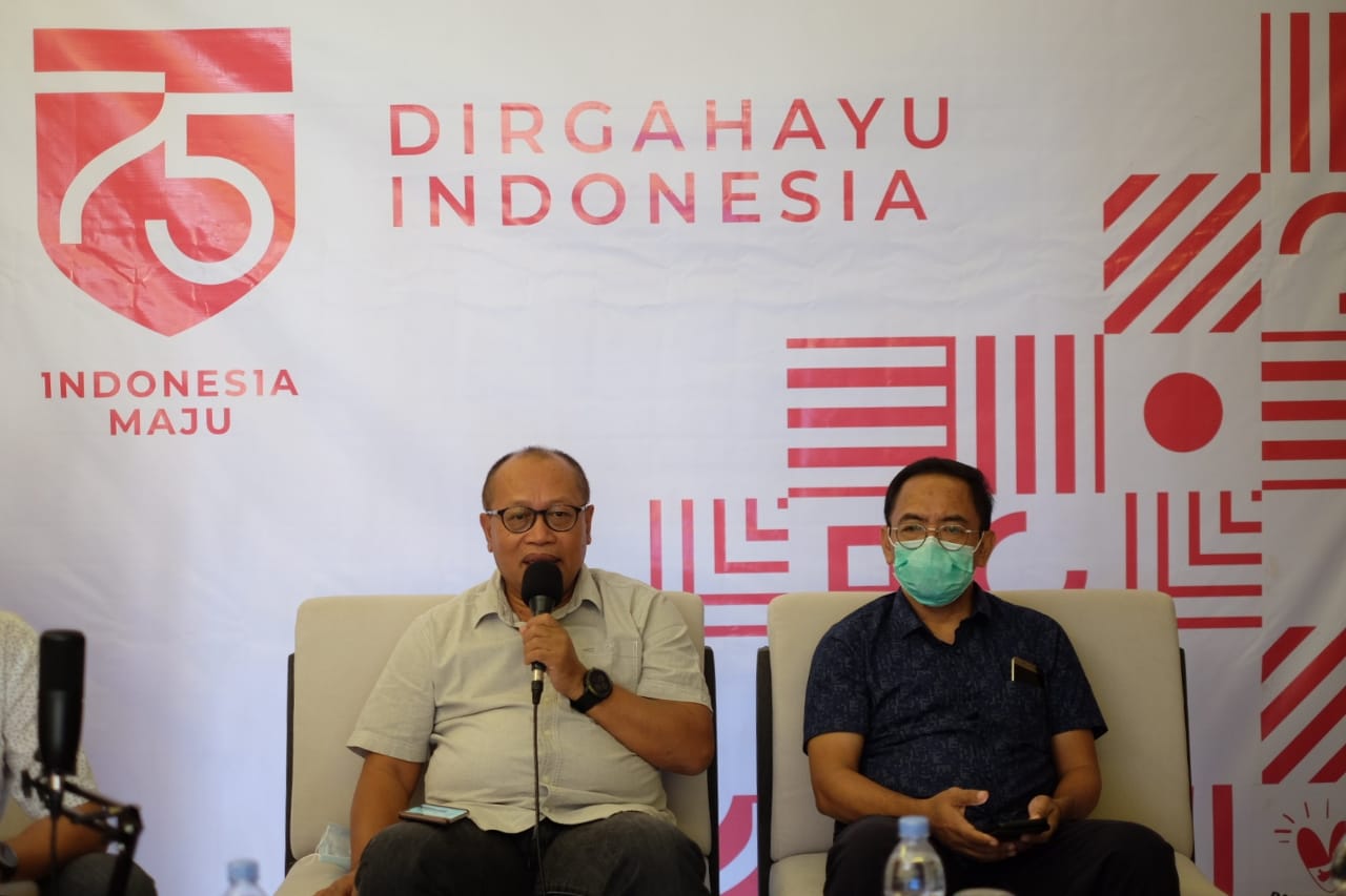 Dirut BPJAMSOSTEK Agus Susanto dan  Direktur Rencana Strategis dan TI BPJAMSOSTEK, Sumarjono pada webinar, Jumat (21/8).