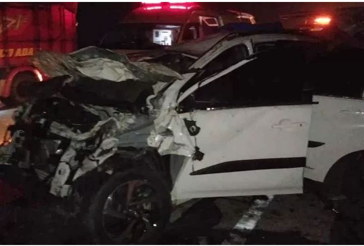 Toyota Rush yang terlibat kecelakaan di Tol Cipali Km 184.300.