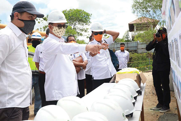 Gubernur Kakimantan Utara  Dr H Irianto Lambrie
