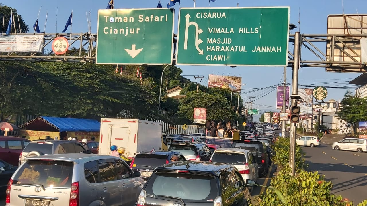 Penutupan jalur puncak