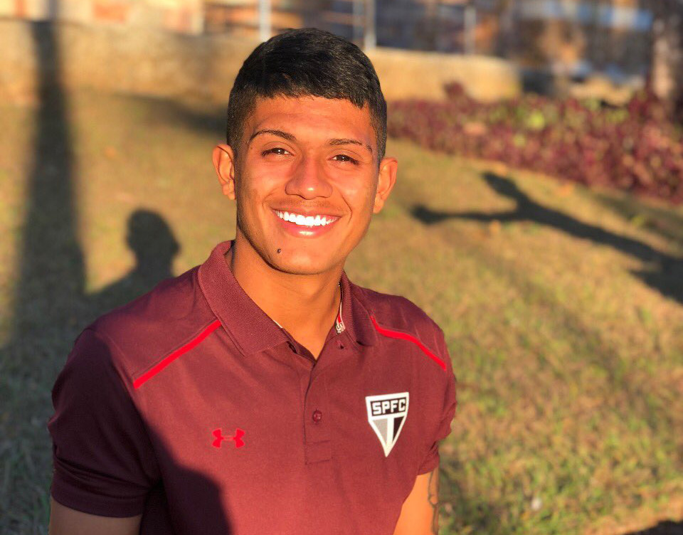 Pemain Barcelona Gustavo Maia