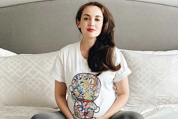 Aktris Rianti Cartwright 